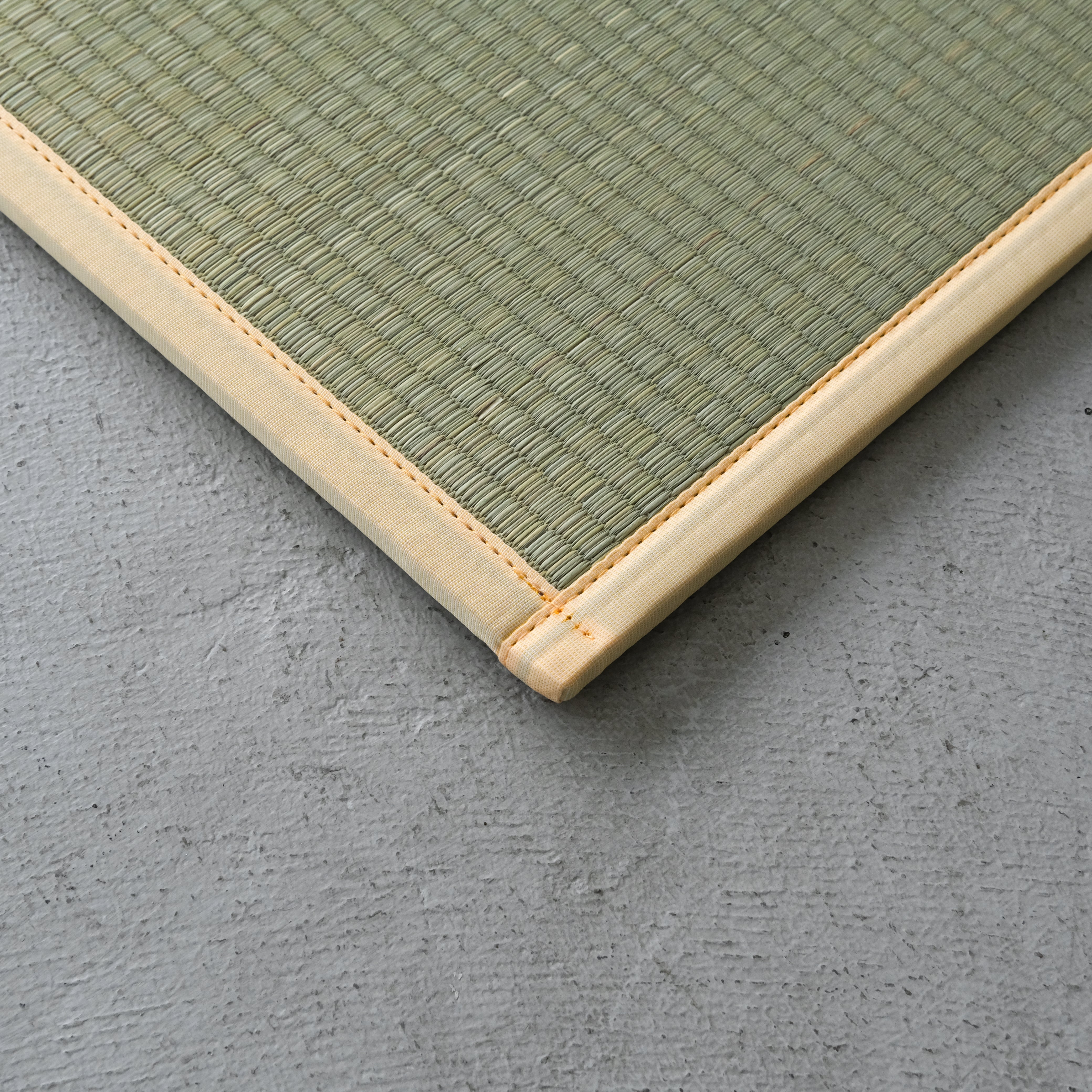 大島屋｜い草二つ折り畳 織姫 天然い草・省スペース収納タイプ – oshimaya
