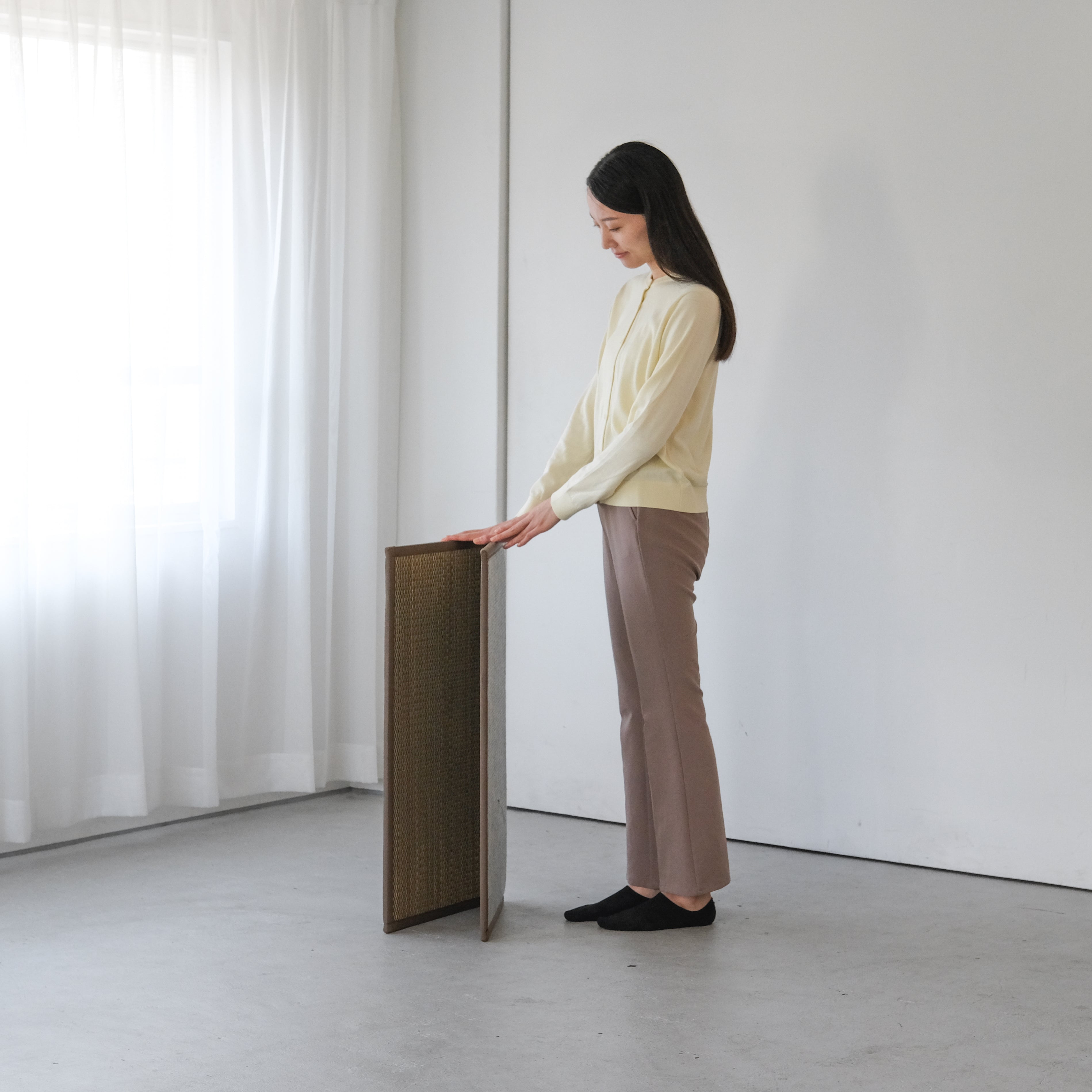 OSHIMAYA｜Orihime Bi-Fold Tatami Mat Natural Igusa – Compact