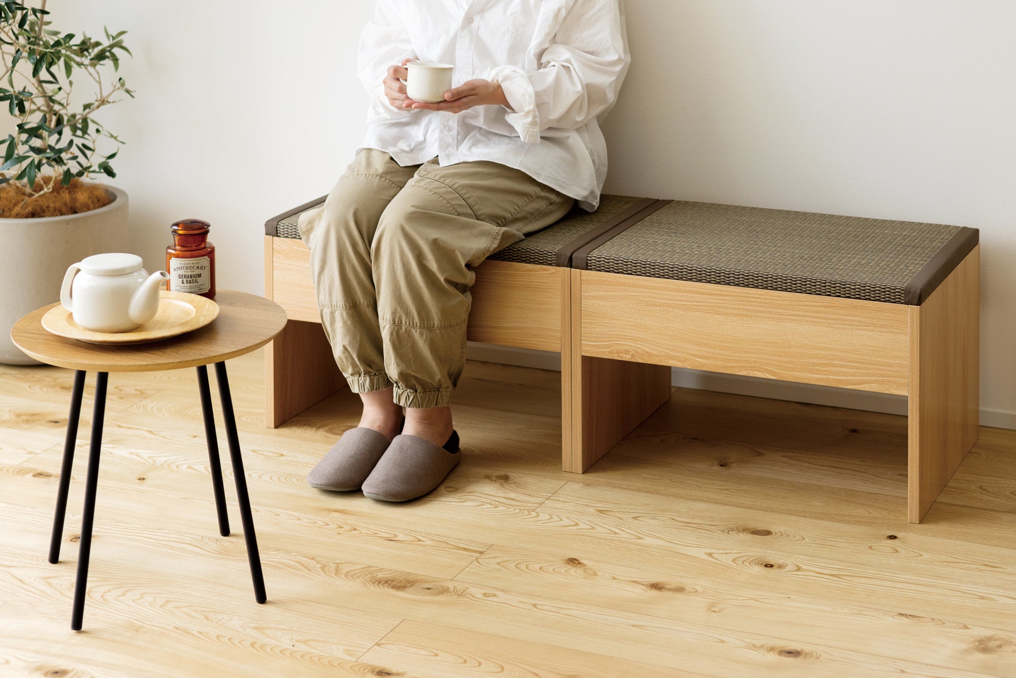 Tatami bench with storage (Brown)