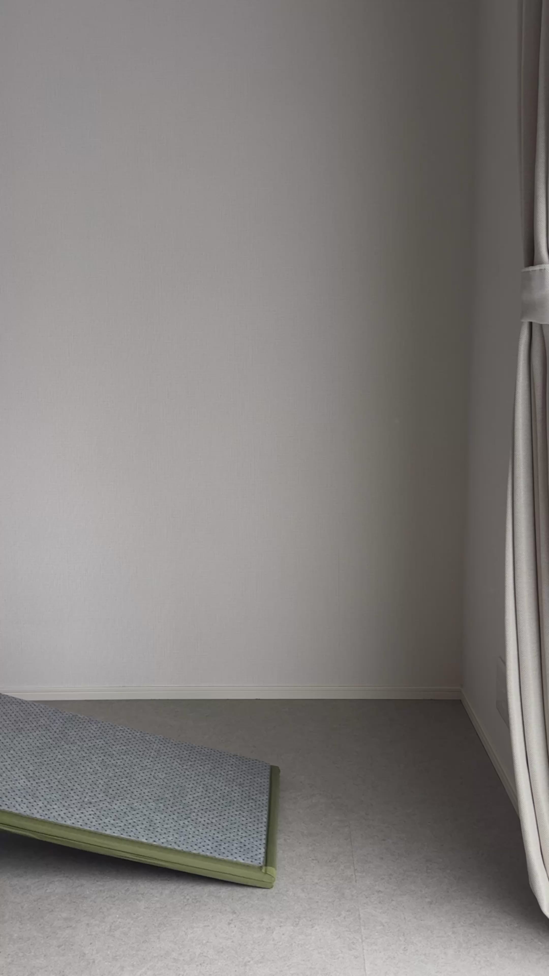 Load video: Igusa Bi-Fold Tatami Mat – Orihime